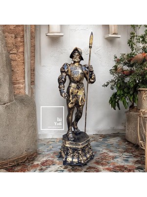 İki Yedi Konsept Centruan 102 cm Şövalye Roma Askeri Heykeli Mızraklı Büyük Boy Savaşçı Figürü Antik Stil Lüks Dekor