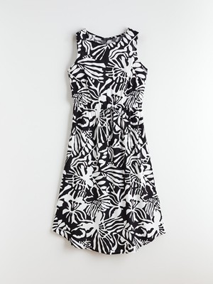 Lc Waikiki Yeni Sezon Bisiklet Yaka Desenli Belden Oturtmalı Elbise