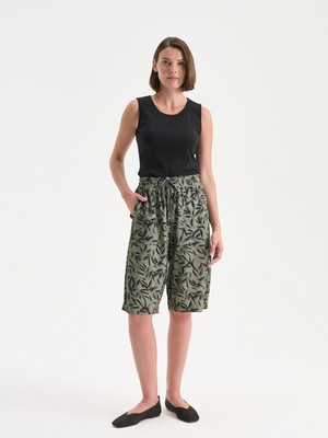 Lc Waikiki Yeni Sezon Beli Lastikli Çiçekli Kadın Şort