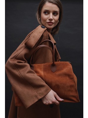 MİALES Kahverengi, %100 Hakiki Süet Deri Fermuar Kapama ve Iç Cep Detaylı Kadın Omuz Çantası