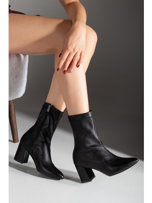 Alpelli Kadın Siyah Sivri Burun Fermuarlı Esnek Kalın Topuklu Bilekte Streç Bot Bootie