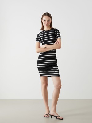 Lc Waikiki Yeni Sezon Çizgili Bisiklet Yaka Elbise