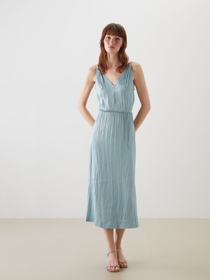 Lc Waikiki Yeni Sezon V Yaka Askılı Saten Elbise