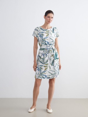 Lc Waikiki Yeni Sezon Bisiklet Yaka Çiçekli A Kesim Elbise