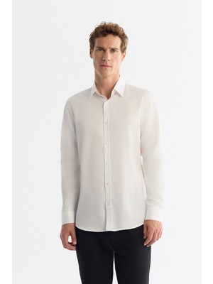 AVVA Erkek Beyaz Klasik Yaka %100 Pamuk Saten Kolay Ütülenen Slim Fit Gömlek B002006