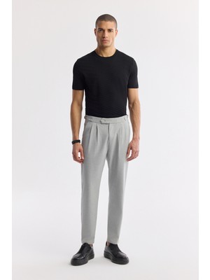 AVVA Erkek Gri Klasilk Bel Pileli Apolet Detaylı Carrot Fit Pantolon A51Y3026