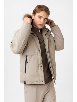Bej Regular Fit Kapüşonlu Kürklü Puffer Mont