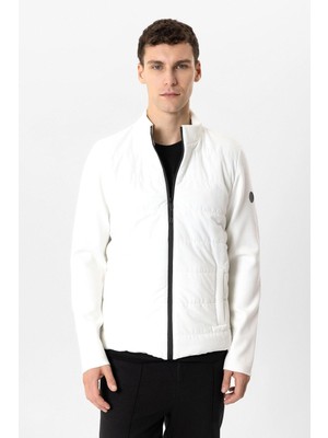 Ekru Regular Fit Dik Yaka Fermuarlı Triko Mont
