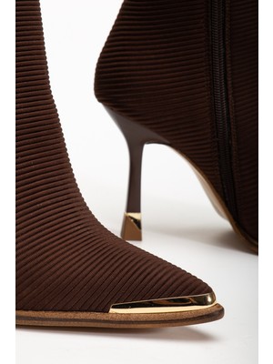 Kahve Çizgili Bilek Boy Topuklu Kadın Çizme