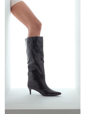 Derimod Kadın Siyah Kısa Ince Topuklu Rugan Çizme 25WFE481416