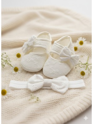 Masal Dünyası Bursa Fistolu Ekru Renk Kız Bebek Bez Patik Ayakkabı ve Saç Bandı Seti 0-3 Ay
