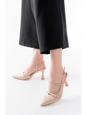 İnfon Ayakkabı Marketi K-6722 Bej Rugan Toka Detaylı Sivri Burun Kadın Ayakkabı