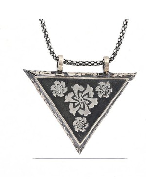 Gumush Hk Gümüş Erkek Kolye Üçgen İçi Açılabilen Çiçek Muskalık |Gümüş Takı Hediyelik Ürünler