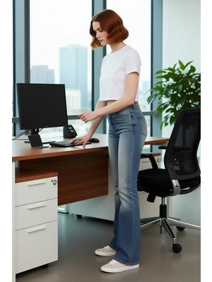 FRM Kadın Flare Paça Denim Pantolon Normal Bel Fonksiyonel Dayanıklı Kaliteli Konforlu Estetik