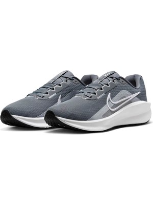 Nike Gri Erkek Koşu Ayakkabısı Downshifter 13 Hafif ve Esnek Yapı ile Günlük Kullanıma Uygun