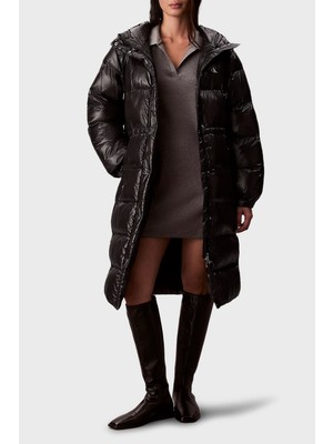 Calvin Klein Kapitoneli Relaxed Fit Kapüşonlu Uzun Şişme Mont LV047D506GUB1 Bayan Mont LV047D506G Ub1