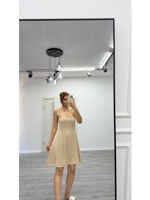 Daves Işlemeli Kare Yaka Ekru