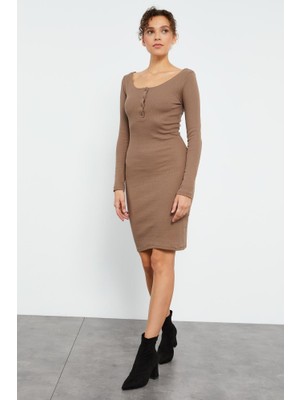 Yake Store  Bej Kaşkorse Triko Dar Kalıp Patlı Yaka Kadın Elbise - 97116
