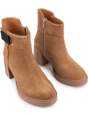 Emel Ayakkabı Hakiki Deri Modern Sade Kalın Topuk Bot 15852 Camel Süet