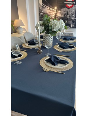 Decamor Home Pamuklu Sıvı Geçirmez Kumaş Detrsiz Lacivert Masa Örtüsü (Peçete Dahil Değil)