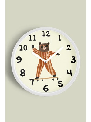 JHAAR Güneş Gözlüklü Kaykay Yapan Sevimli Ayı Çocuk Odası Modern Duvar Saati - 25CM - Önü Camlı Beyaz Kasa