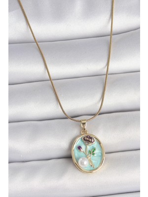 Shopwe 316L Çelik Gold Renk Zincir Mi Çiçek Işlemeli Inci Detay Portre Model Kadın Kolye