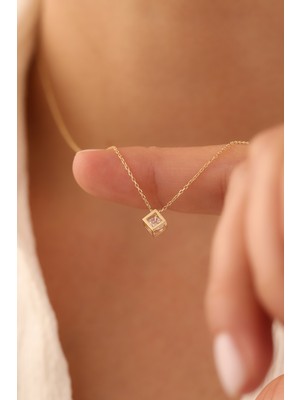 Yavuz Kuyumculuk 14 Ayar Altın Küp Elmas Kolye