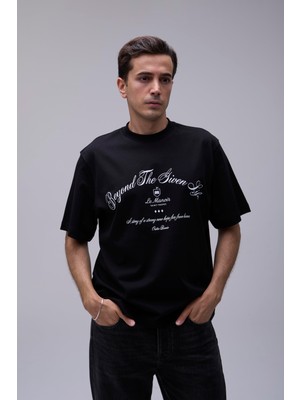 Siyah Oversize Yıldızların Ötesinde Baskılı Tişört