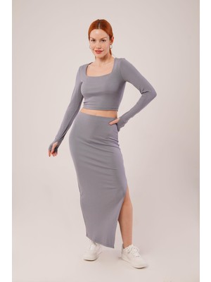 Etiler Collection Kare Yaka Bluz ve Yırtmaç Detaylı Etek Ikili Gri Takım