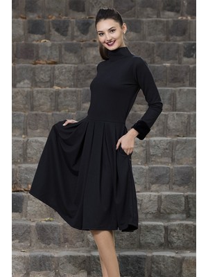 Günlük Sırt Dekolteli Pileli Kadın Elbise