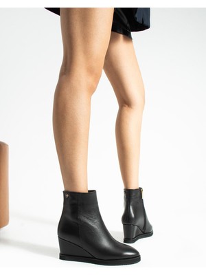 Follini Kadın Hakiki Deri Dolgu Topuk Bot Siyah