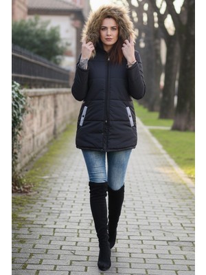 Kışlık Kapüşonu Suni Kürklü Şık Orta Boy Kadın Siyah Mont