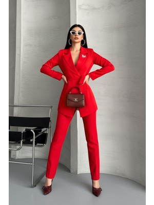 AKD Atelier Kadın Ikili Alt Üst Takım Şık Kuşaklı Drapeli Broş Detaylı Blazer Ceket Boru Paça Pantolon Takım