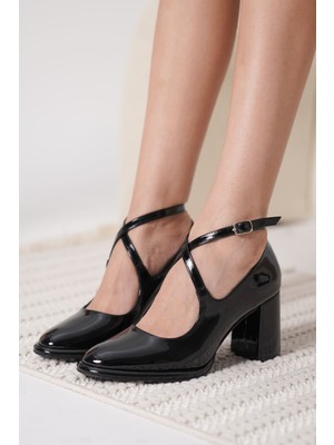 Cali Siyah Rugan Kadın Topuklu Ayakkabı