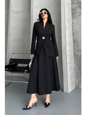AKD Atelier Kadın Ikili Takım Şık Düğme Detaylı Dik Yaka Blazer Ceket Uzun Çan Etek Takım