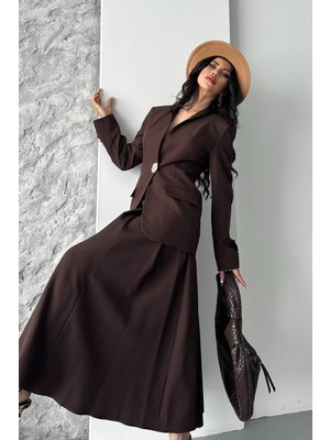 AKD Atelier Kadın Ikili Takım Şık Düğme Detaylı Dik Yaka Blazer Ceket Uzun Çan Etek Takım