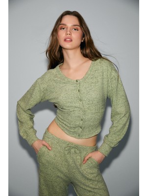 Grimelange CLARITA Kadın Yumuşak Ve Esnek Kumaşlı Bele Oturan Düğmeli Crop Yeşil Hırka