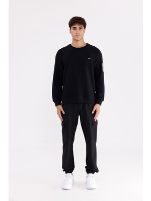 Selanik Dokulu Yumuşak Tutuşlu Rahat Kalıp Sade Tasarım Uzun Kollu Sweatshirt