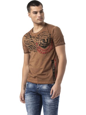 Cipo & Baxx CT809 Erkek T-Shirt – Dikkat Çekici Ön Baskı & Modern Streetwear Tarzı