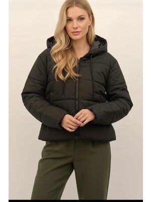 Moda Mont Kapşonlu Kısa