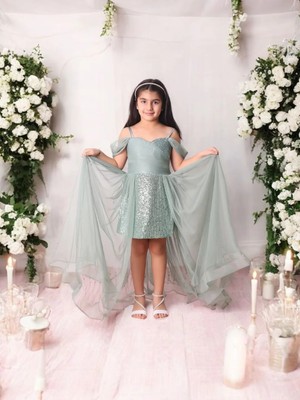 Içi Kısa Kuyruklu Pullu Abiye Elbise