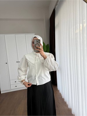 Miraydin Butik Kadın Etek Üstü Bebe Yaka İncili Beyaz Gömlek