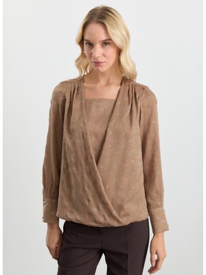 Selen Kruvaze Yaka Çiçek Desenli Camel Kadın Bluz 25KSL8280