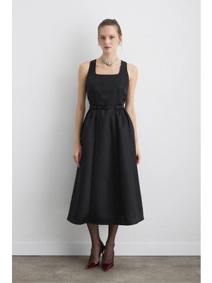 Gusto Beli Kemerli Kare Yaka Tafta Midi Elbise - Siyah