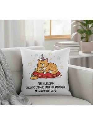 Yılbaşı Kedi Tasarımlı Saten Yastık Kılıfları – 40X40 cm (Iç Yastıksız)