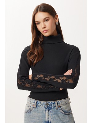 Happiness İstanbul Dantel Şeritli Fitilli Örme Bluz LEN0051 Siyah