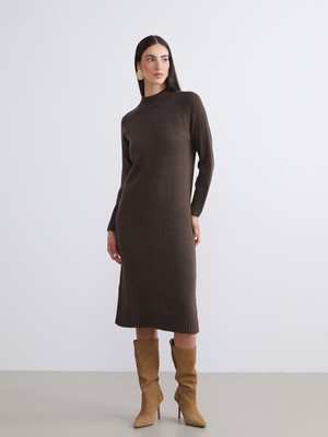 LC Waikiki Lcw Yeni Sezon Vizyon Yeni Sezon Yarım Balıkçı Yaka Yırtmaçlı Triko Elbise