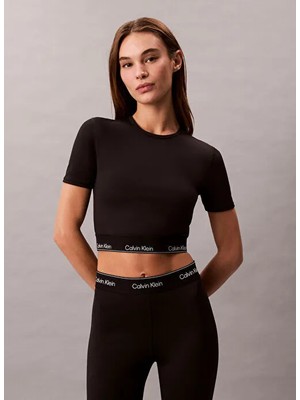 Calvin Klein Calvın Kleın Kadın Marka Logolu Crop Nefes Alabilen Kumaşlı Nemi Uzaklaştıran Geri Dönüştürülmüş Polyesterli Siyah T-Shirt LVGWS5K144 Ub1