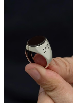 Yüzük Sanatı Siyah Oniks Taşlı Isimli Kişiye Özel 925 Erkek Gümüş Yüzük