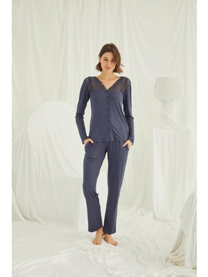 BM Trends Yakası Kolu ve Omzu Dantelli Boydan Düğmeli Pijama Takımı